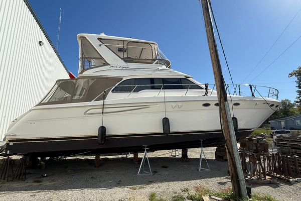 1998 Sea Ray 480 Sedan Bridge | Maple Leaf Yacht Sales