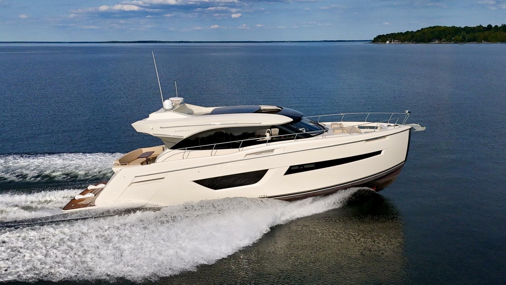 2018 Carver C52 Coupe