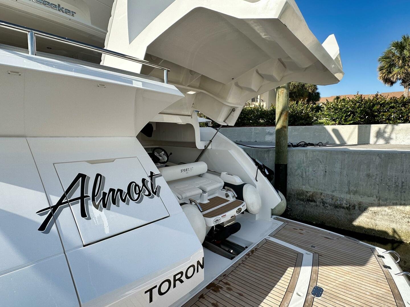 2020 Sunseeker 74 Sport Yacht