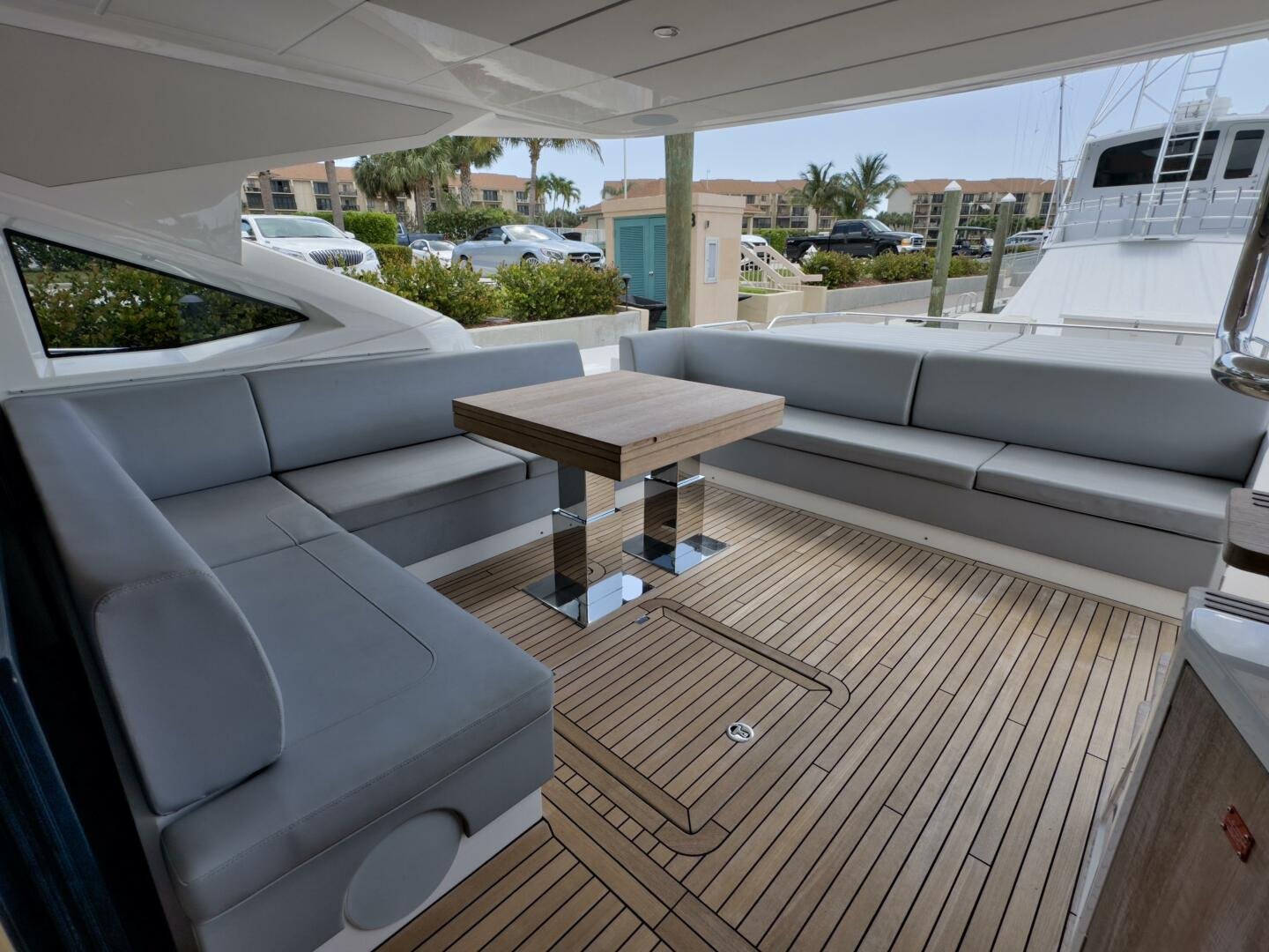 2020 Sunseeker 74 Sport Yacht