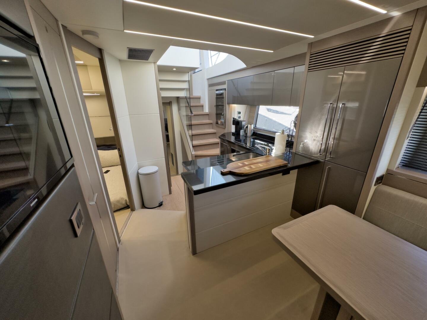 2020 Sunseeker 74 Sport Yacht