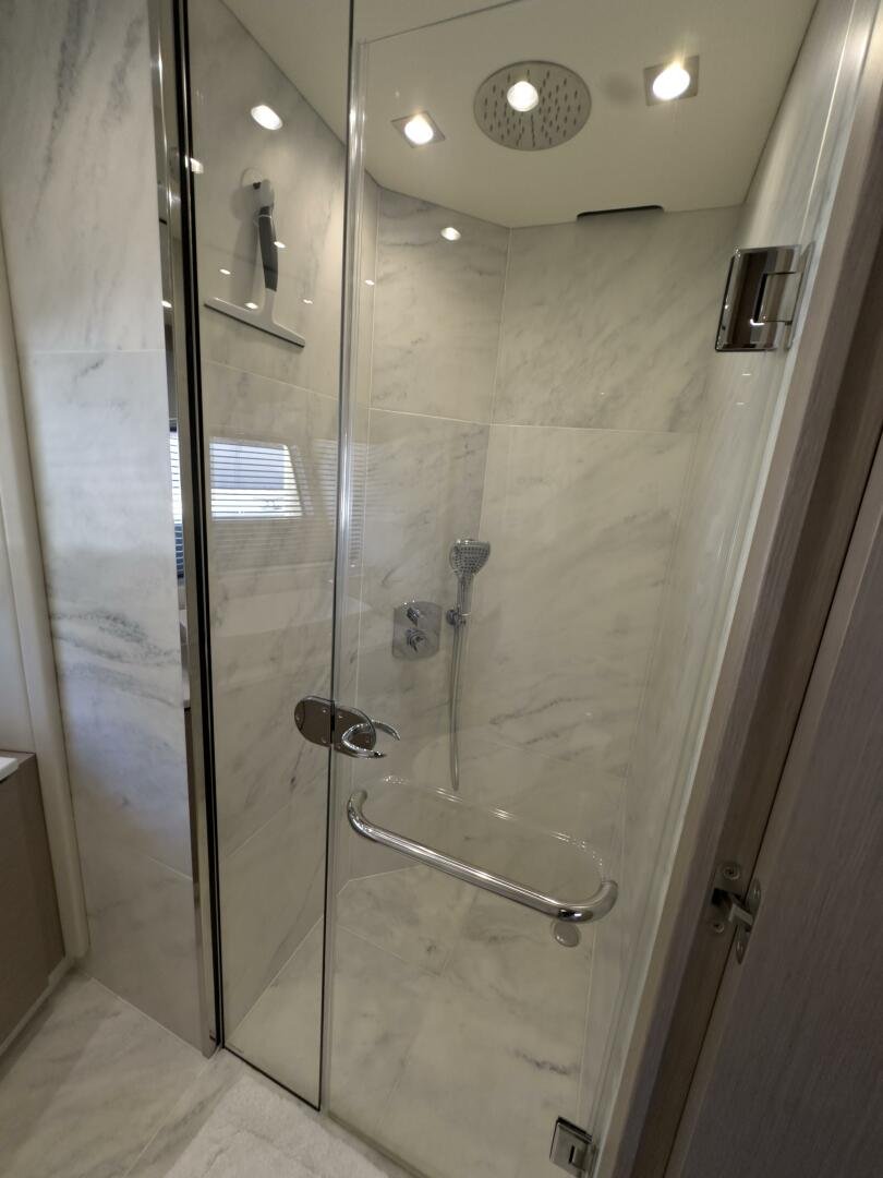 2020 Sunseeker 74 Sport Yacht