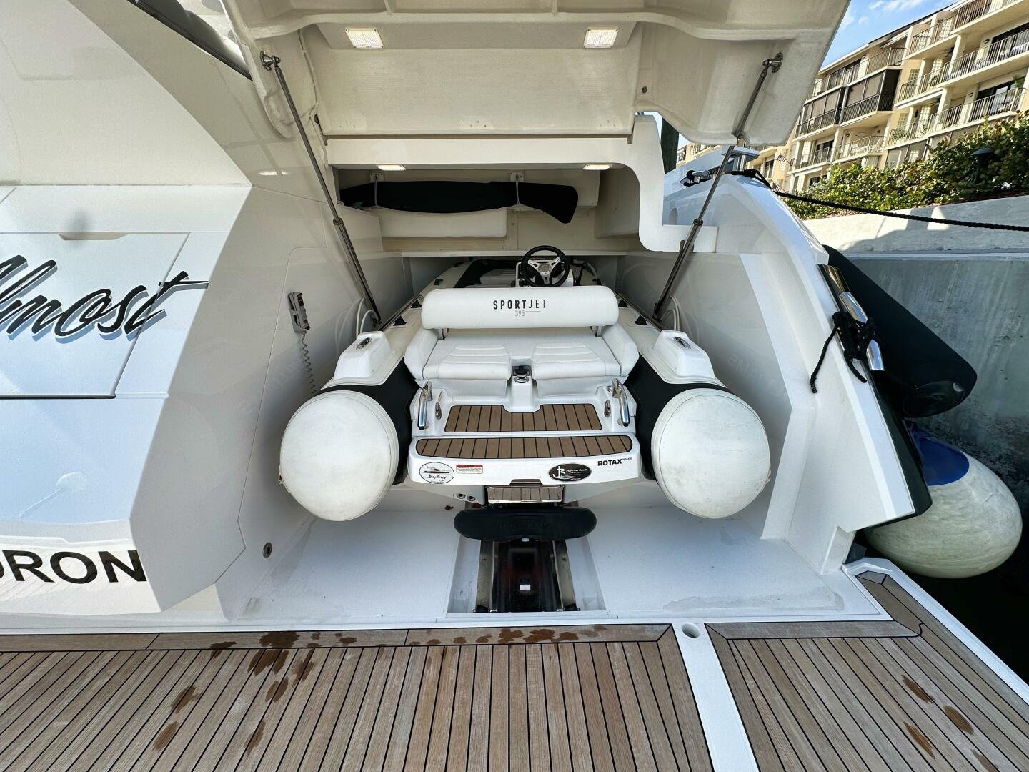 2020 Sunseeker 74 Sport Yacht