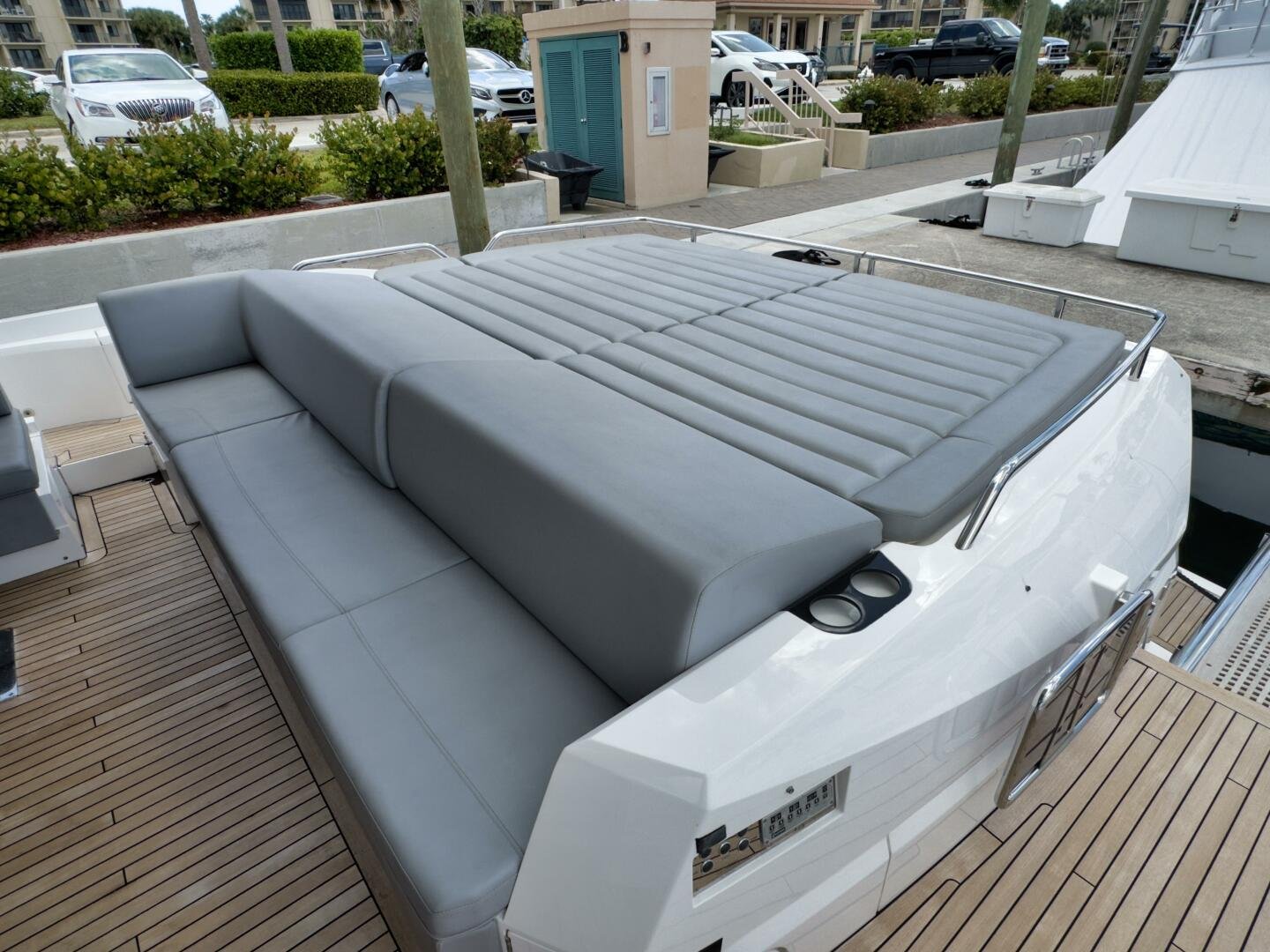 2020 Sunseeker 74 Sport Yacht