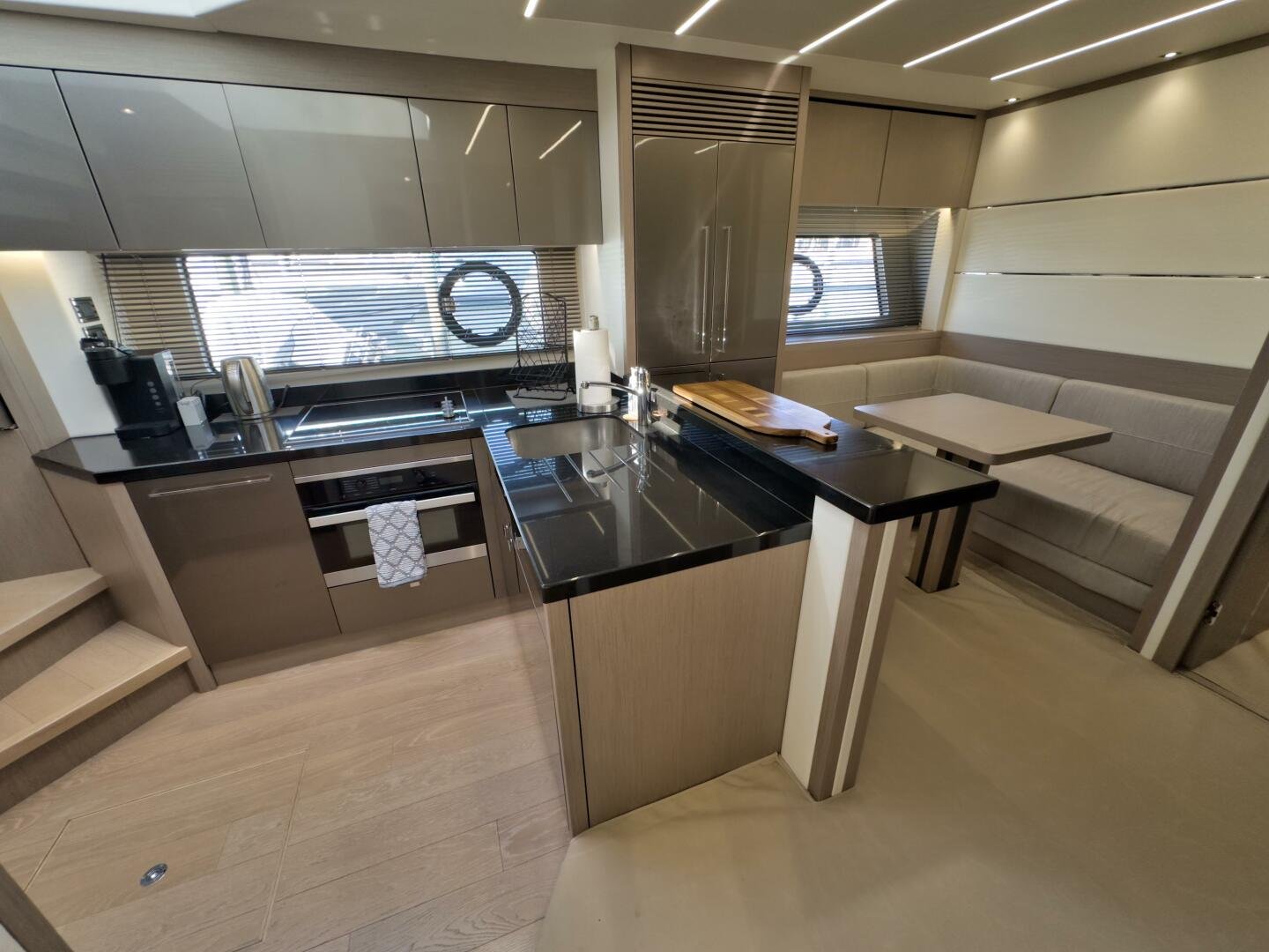 2020 Sunseeker 74 Sport Yacht