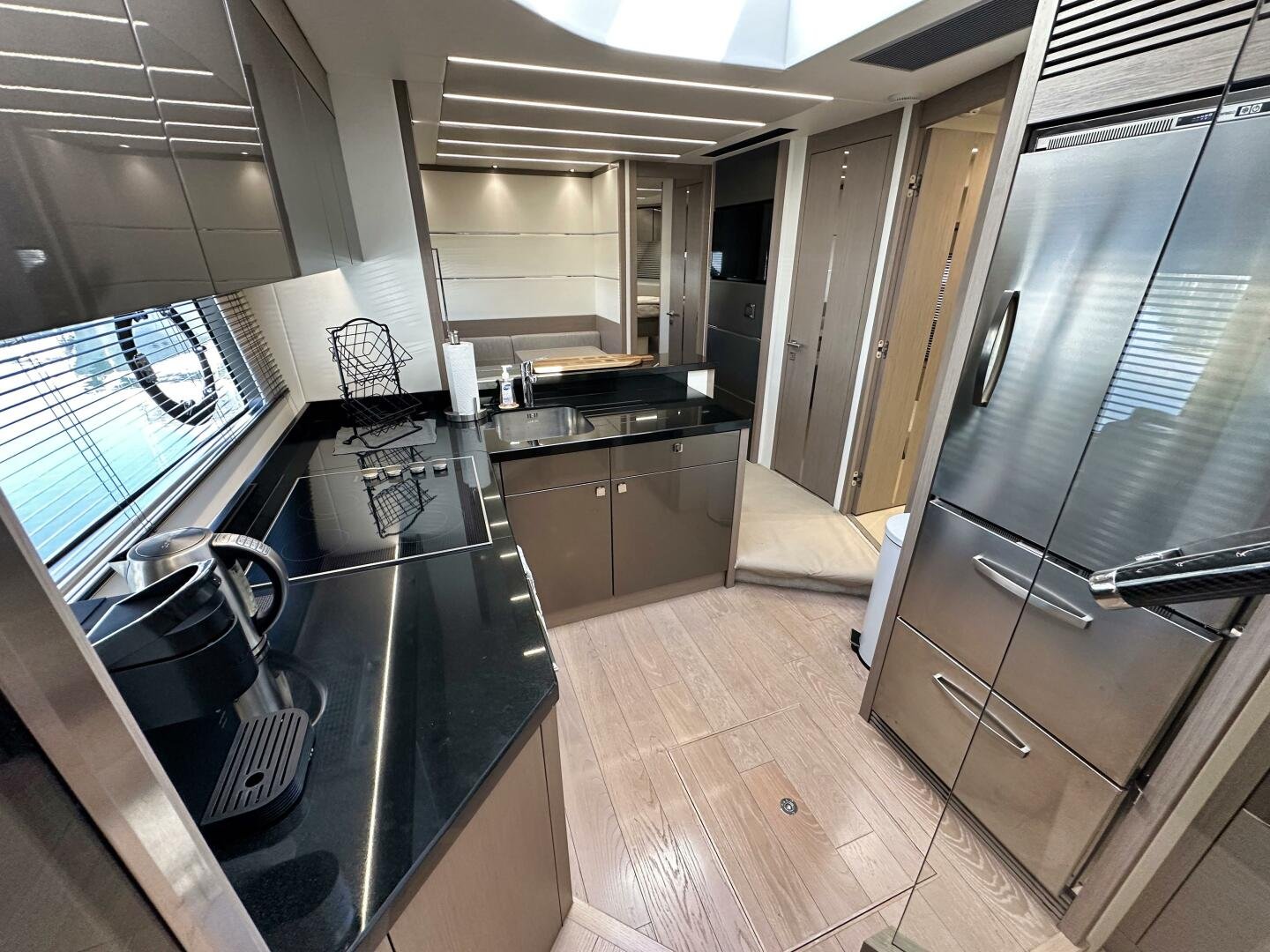 2020 Sunseeker 74 Sport Yacht