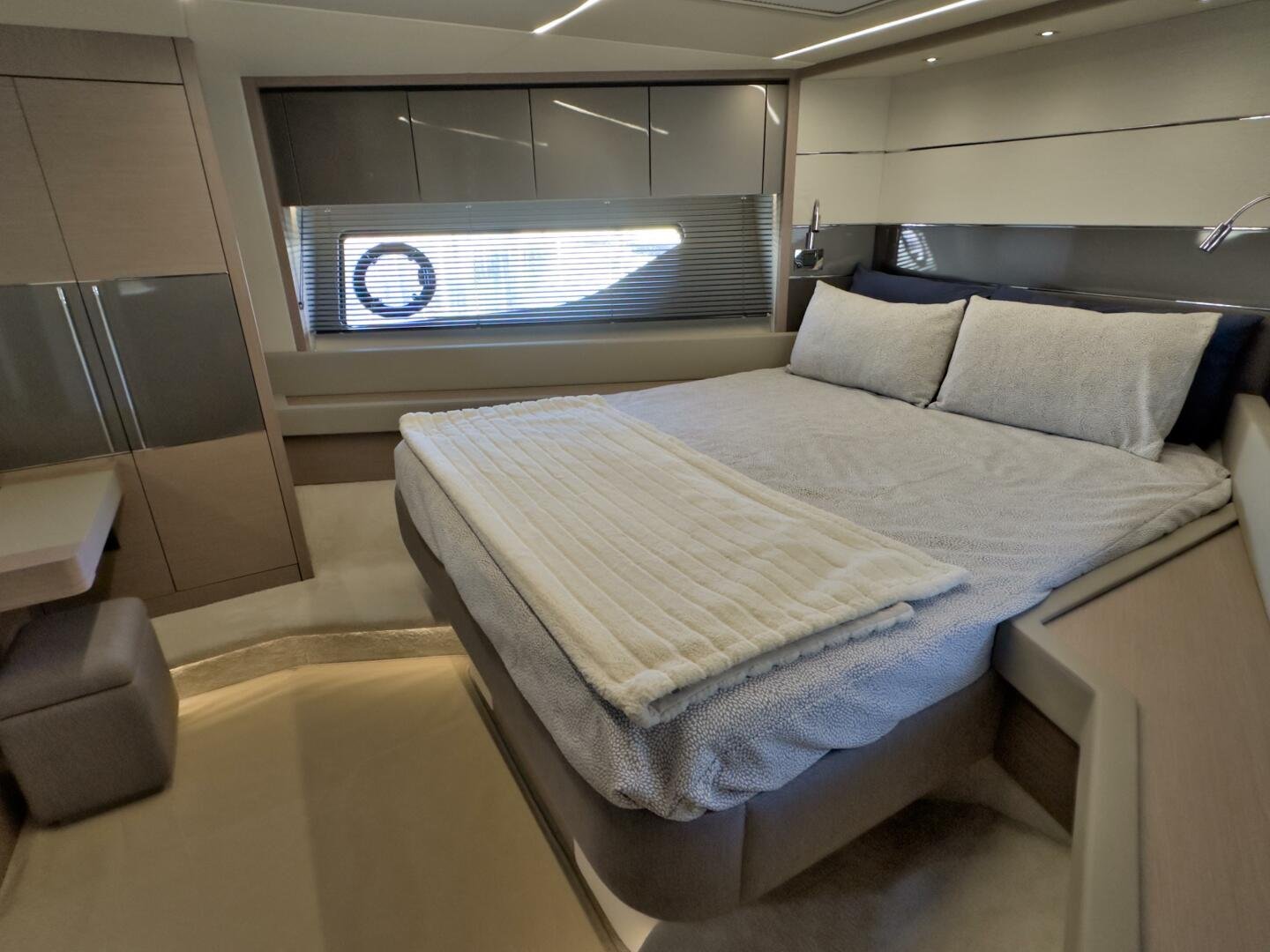 2020 Sunseeker 74 Sport Yacht