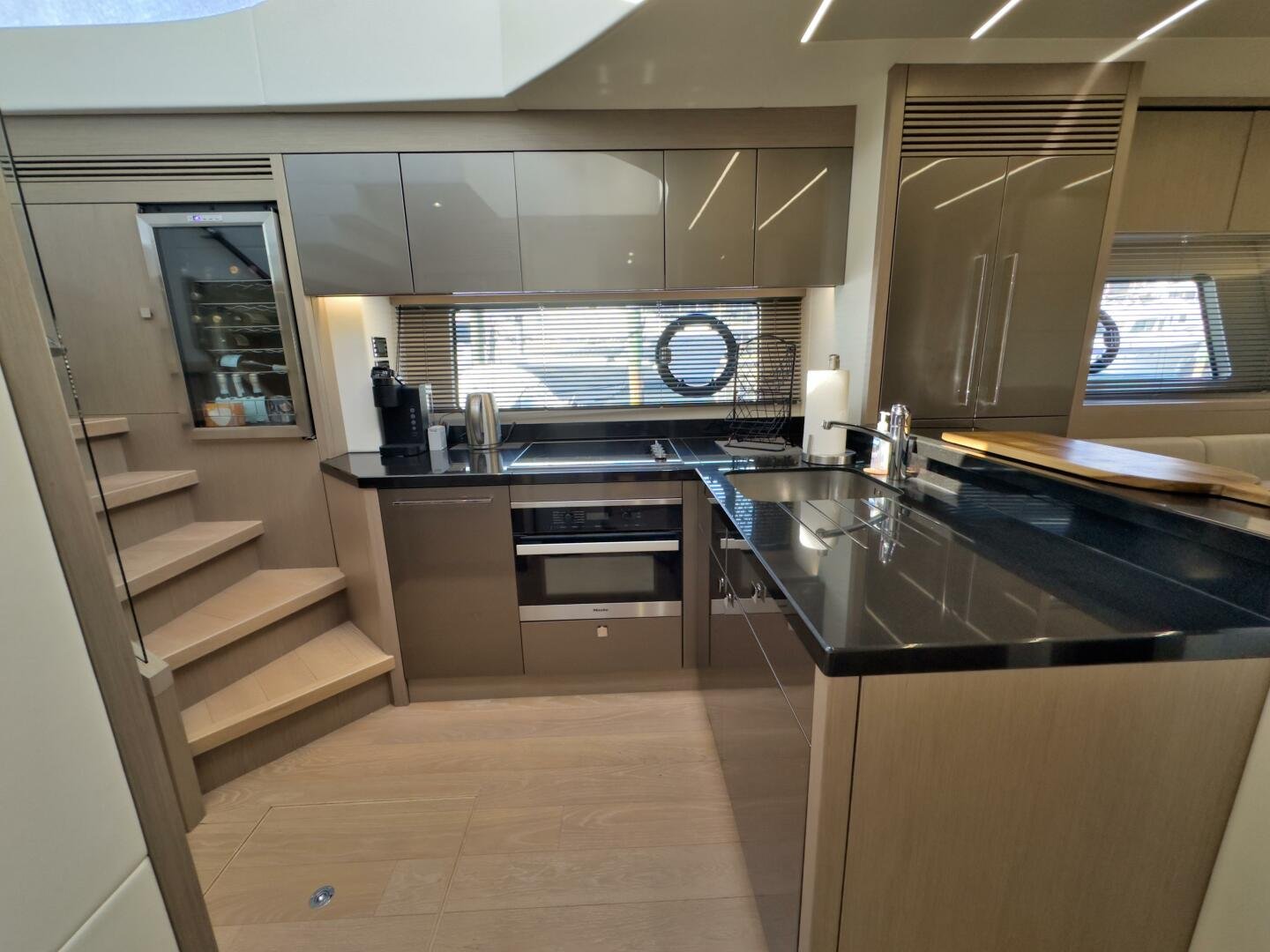 2020 Sunseeker 74 Sport Yacht