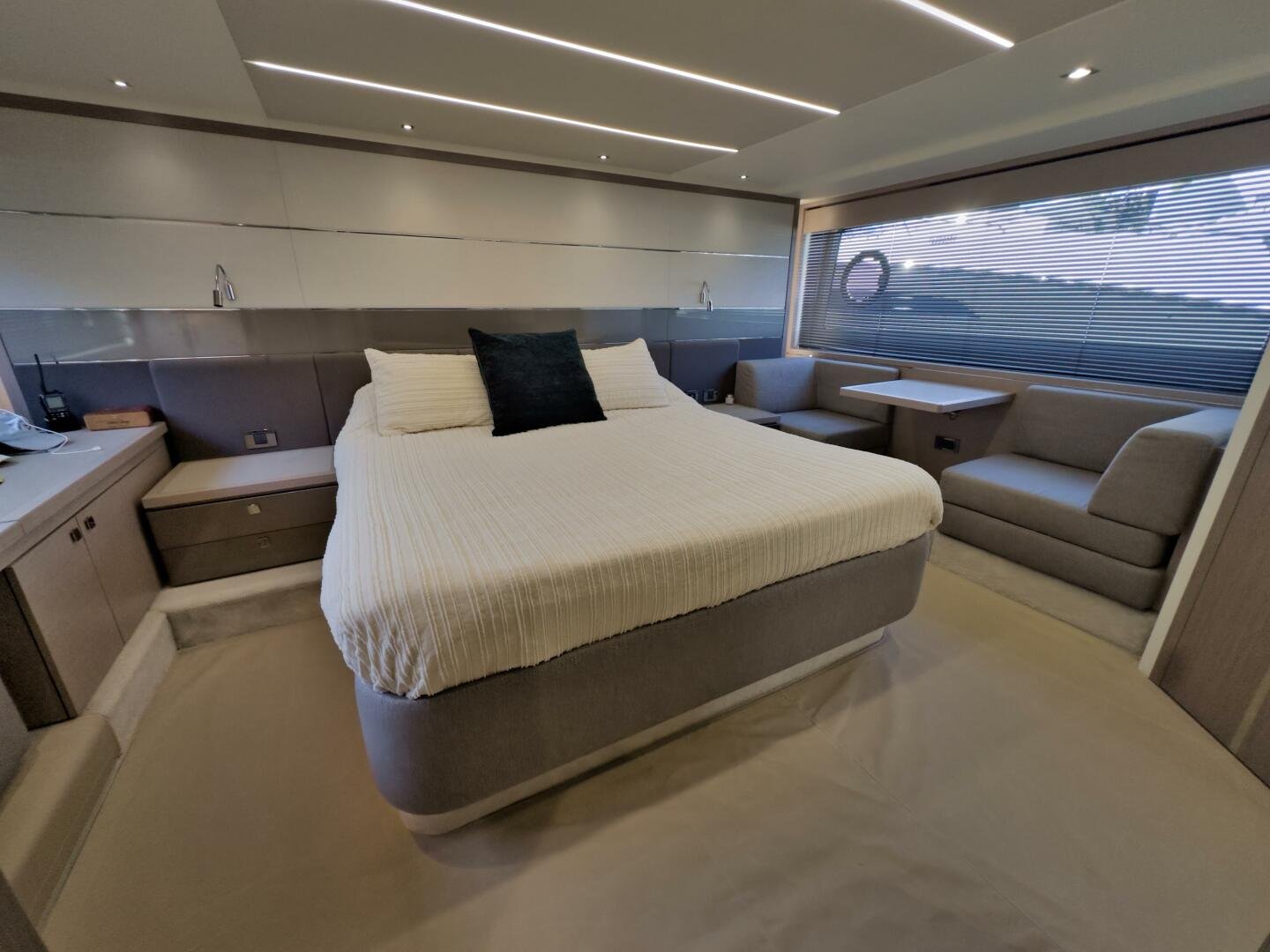 2020 Sunseeker 74 Sport Yacht