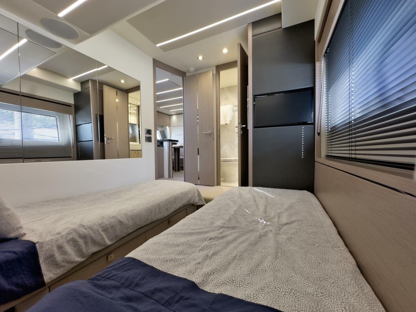 2020 Sunseeker 74 Sport Yacht