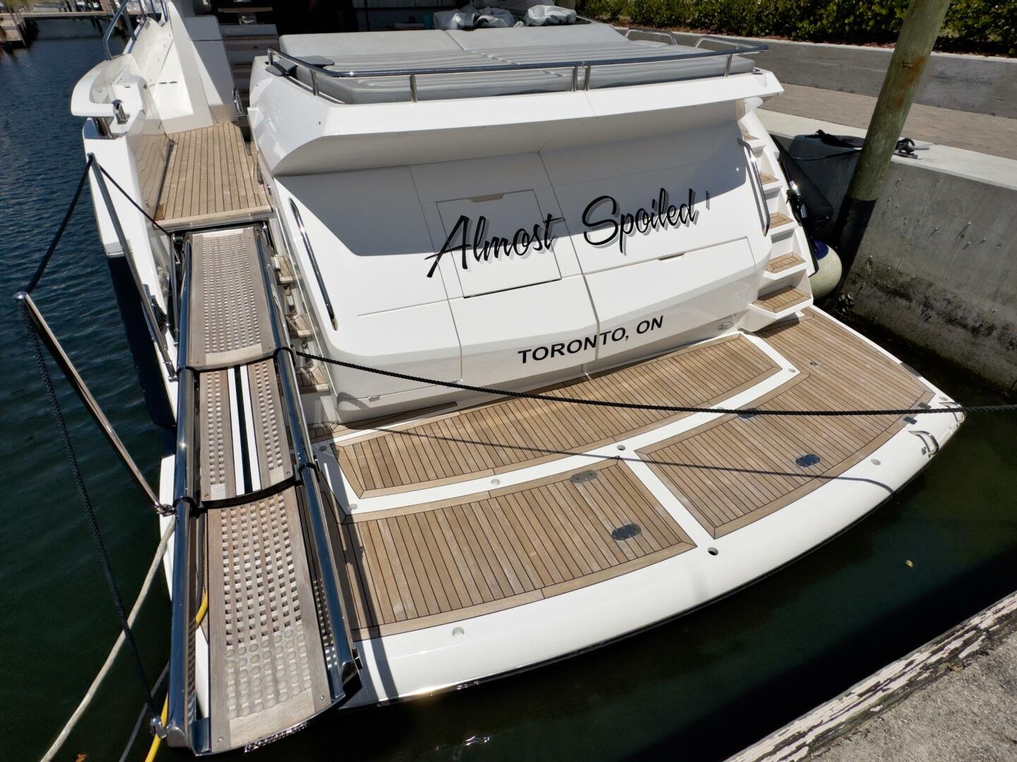 2020 Sunseeker 74 Sport Yacht