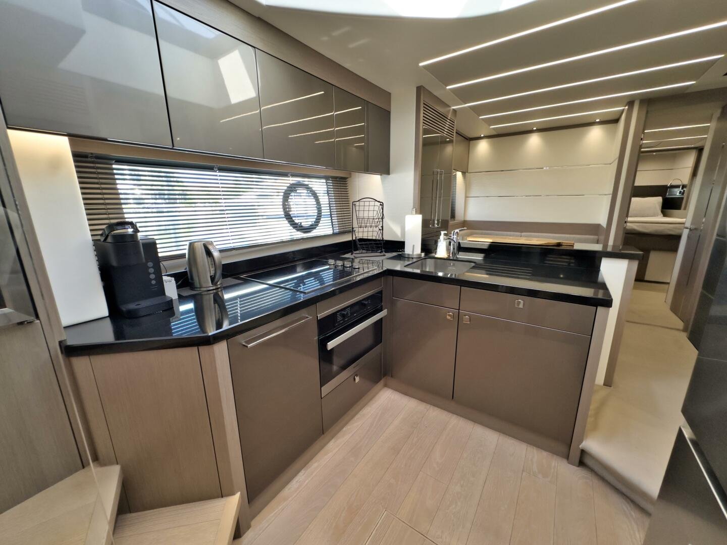 2020 Sunseeker 74 Sport Yacht