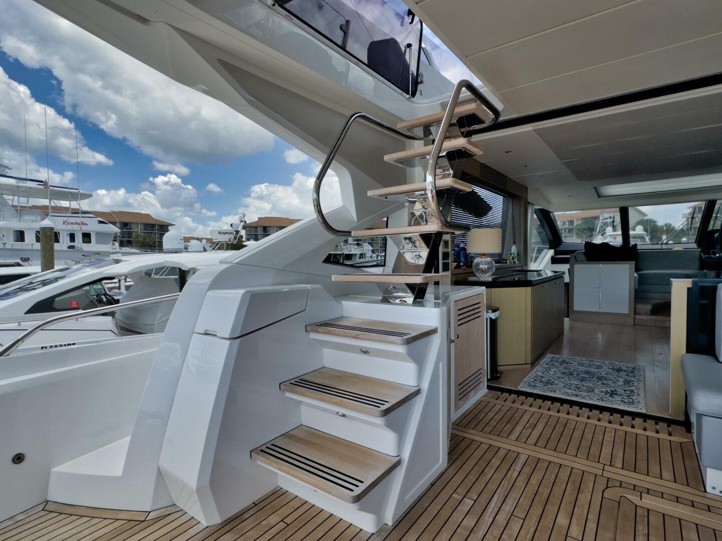 2020 Sunseeker 74 Sport Yacht