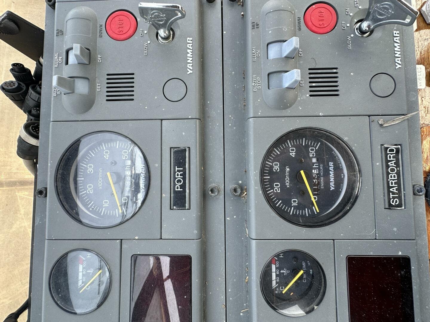 1987 Canoe Cove 42 Flybridge