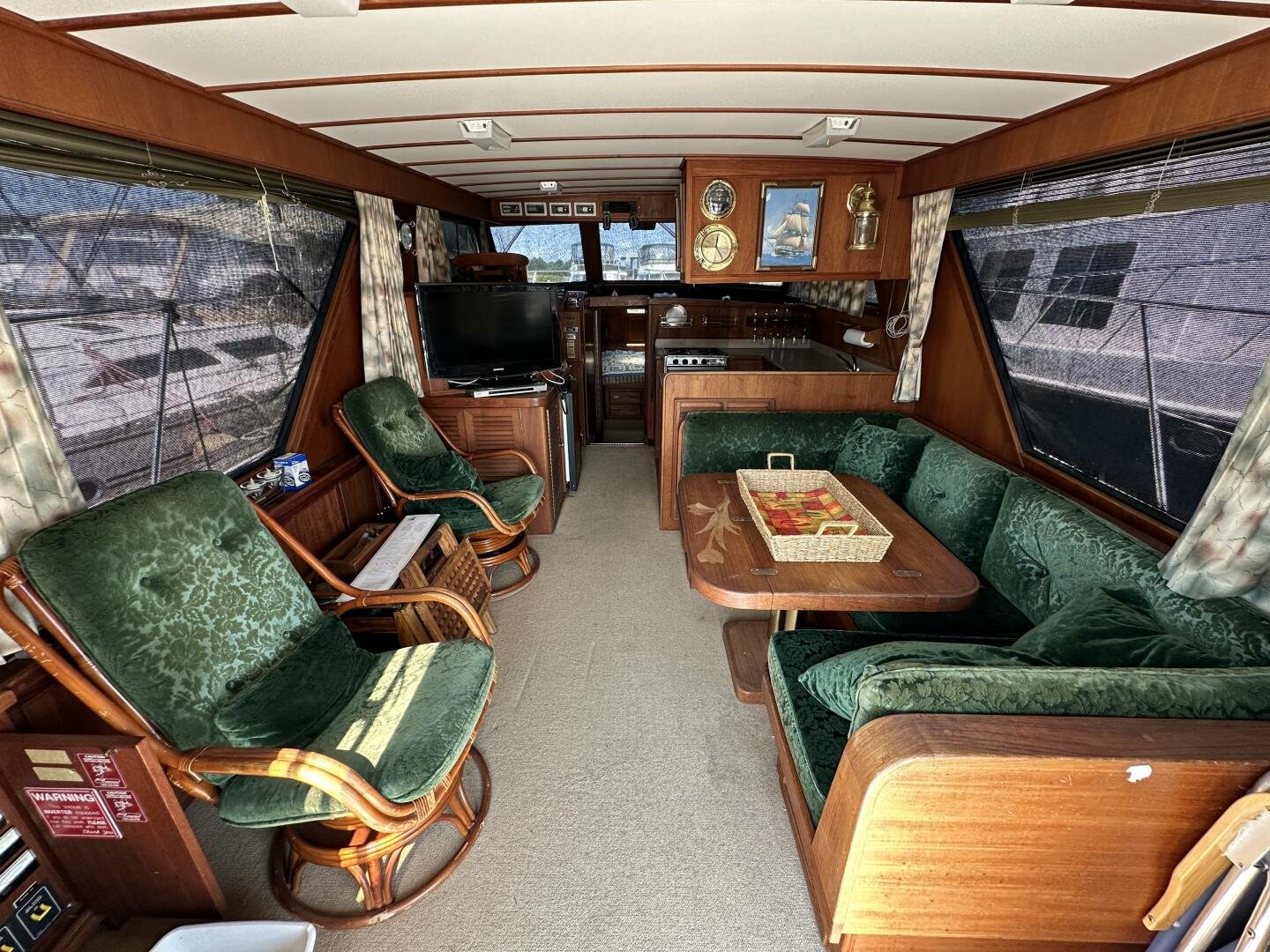 1987 Canoe Cove 42 Flybridge