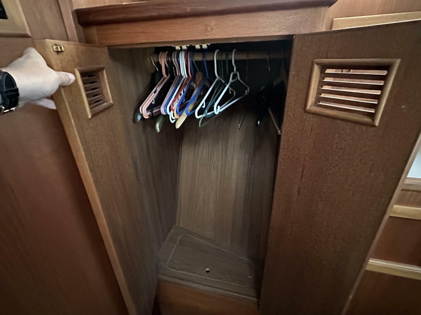 1987 Canoe Cove 42 Flybridge