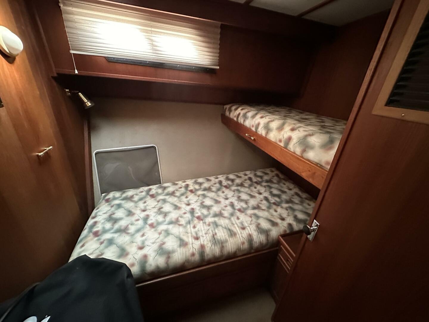 1987 Canoe Cove 42 Flybridge