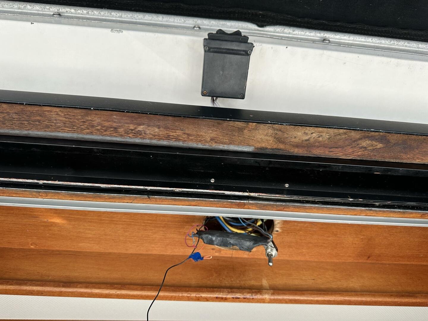 1987 Canoe Cove 42 Flybridge