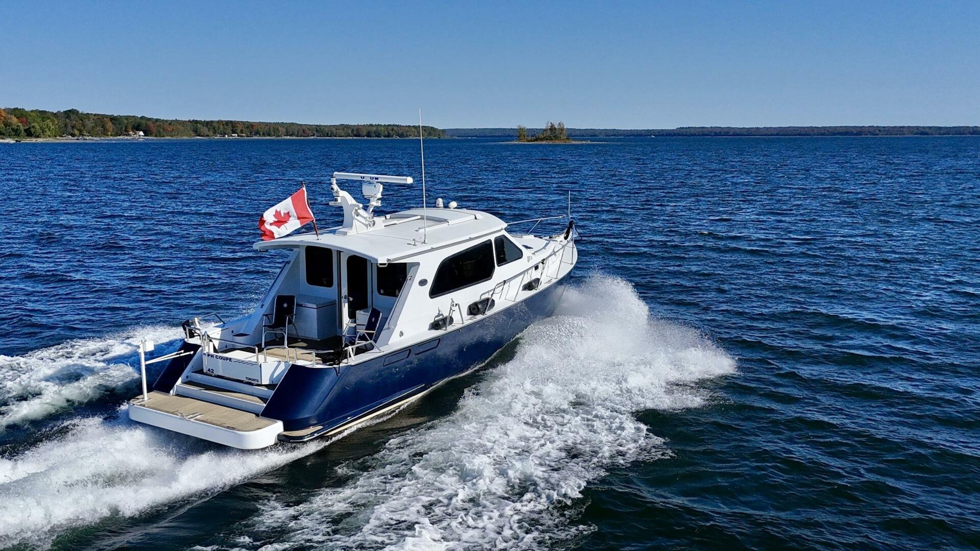 2003 Dovercraft 42 PH Coupe