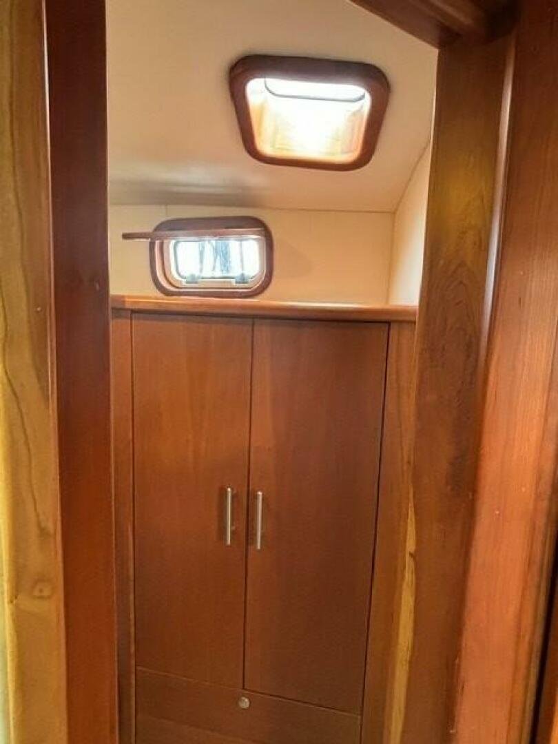 2003 Dovercraft 42 PH Coupe