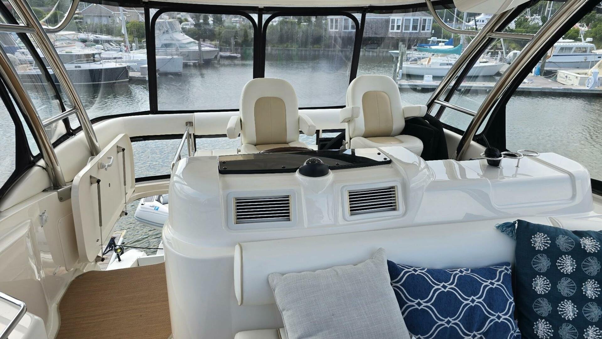 2008 Sea Ray 58 Sedan Bridge