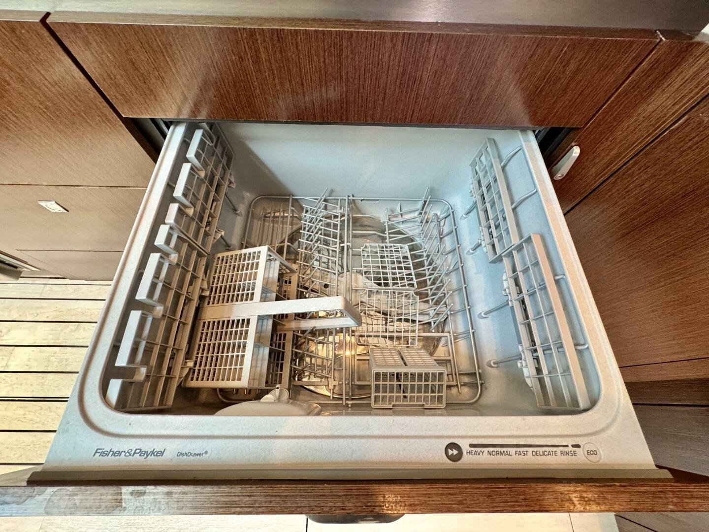 2012 Cruisers Yachts 540 Sports Coupe