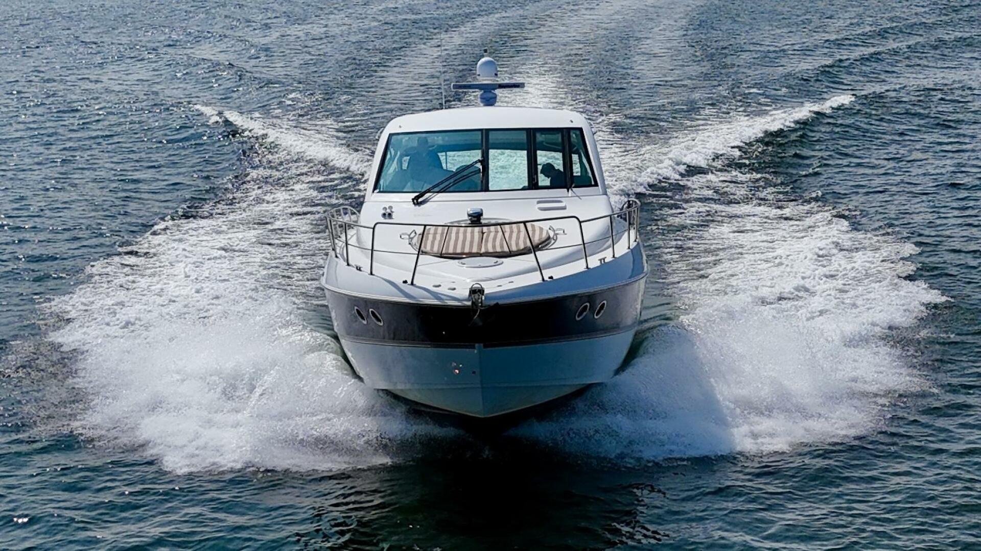 2012 Cruisers Yachts 540 Sports Coupe