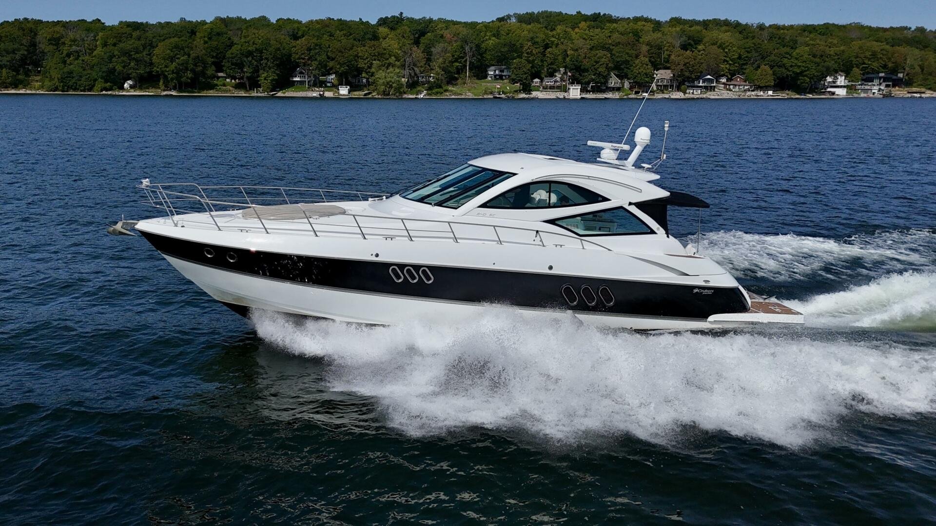 2012 Cruisers Yachts 540 Sports Coupe