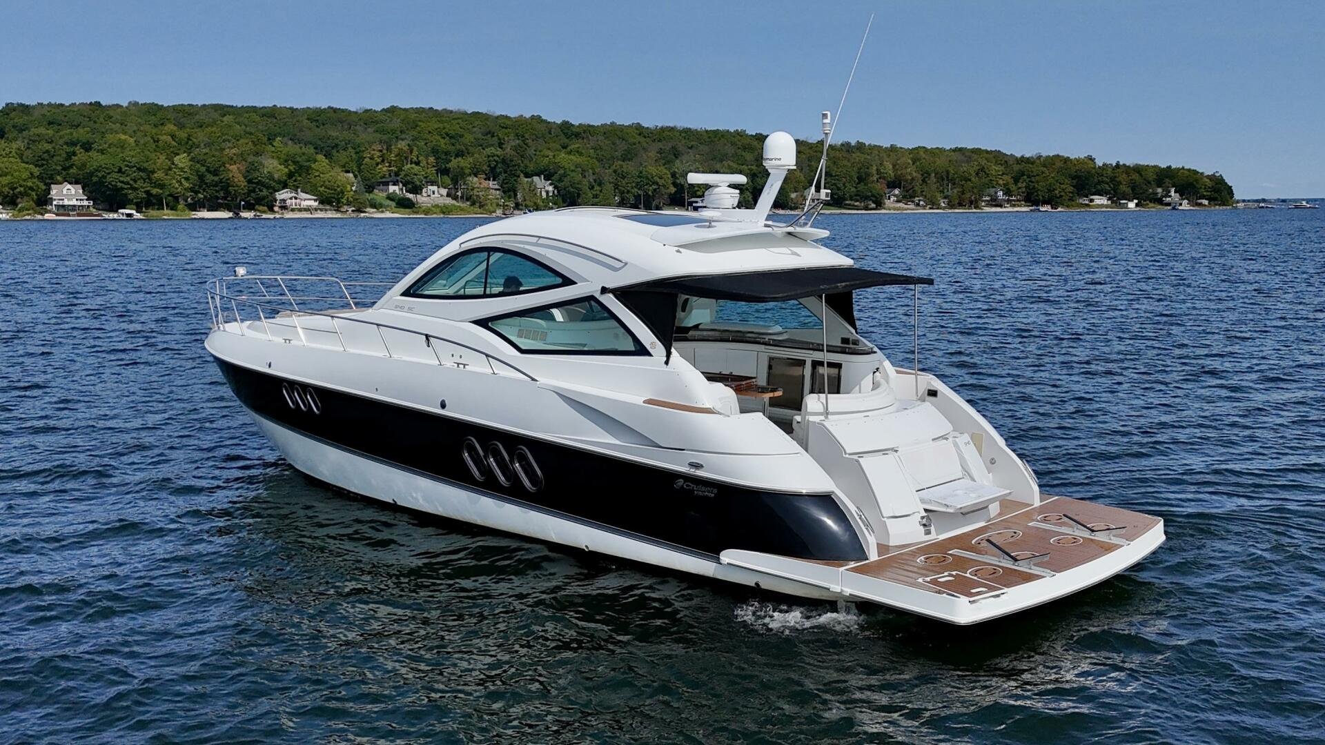 2012 Cruisers Yachts 540 Sports Coupe
