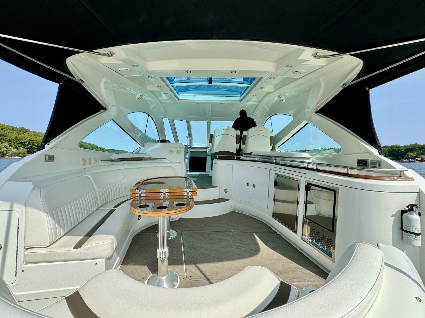2012 Cruisers Yachts 540 Sports Coupe
