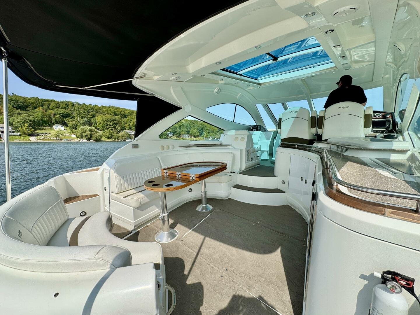 2012 Cruisers Yachts 540 Sports Coupe