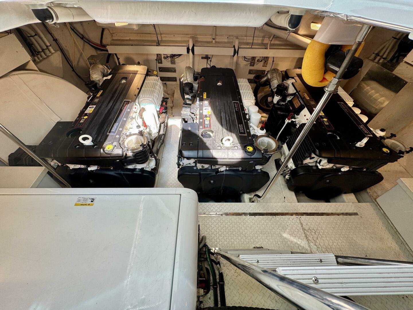 2012 Cruisers Yachts 540 Sports Coupe