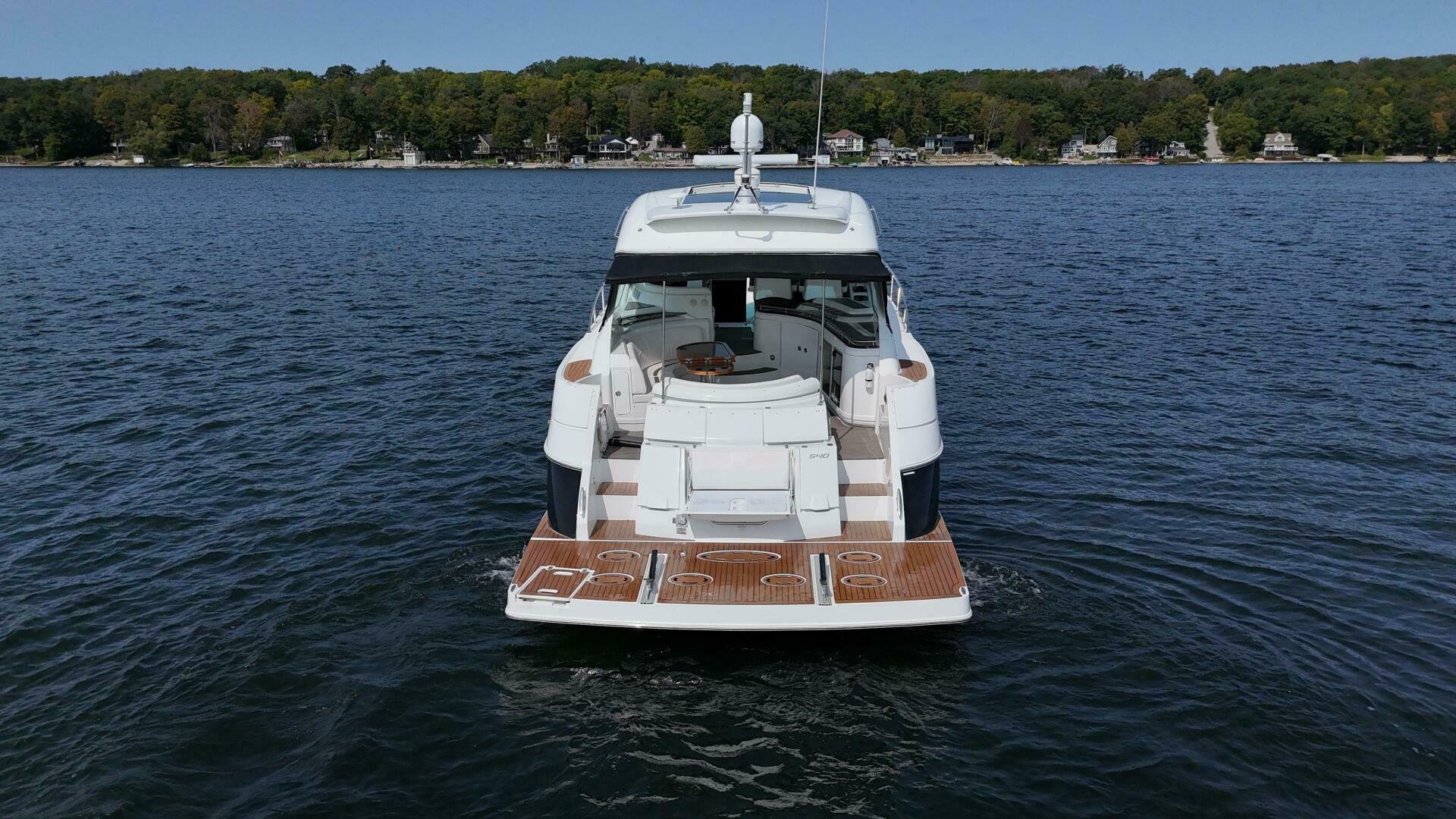 2012 Cruisers Yachts 540 Sports Coupe