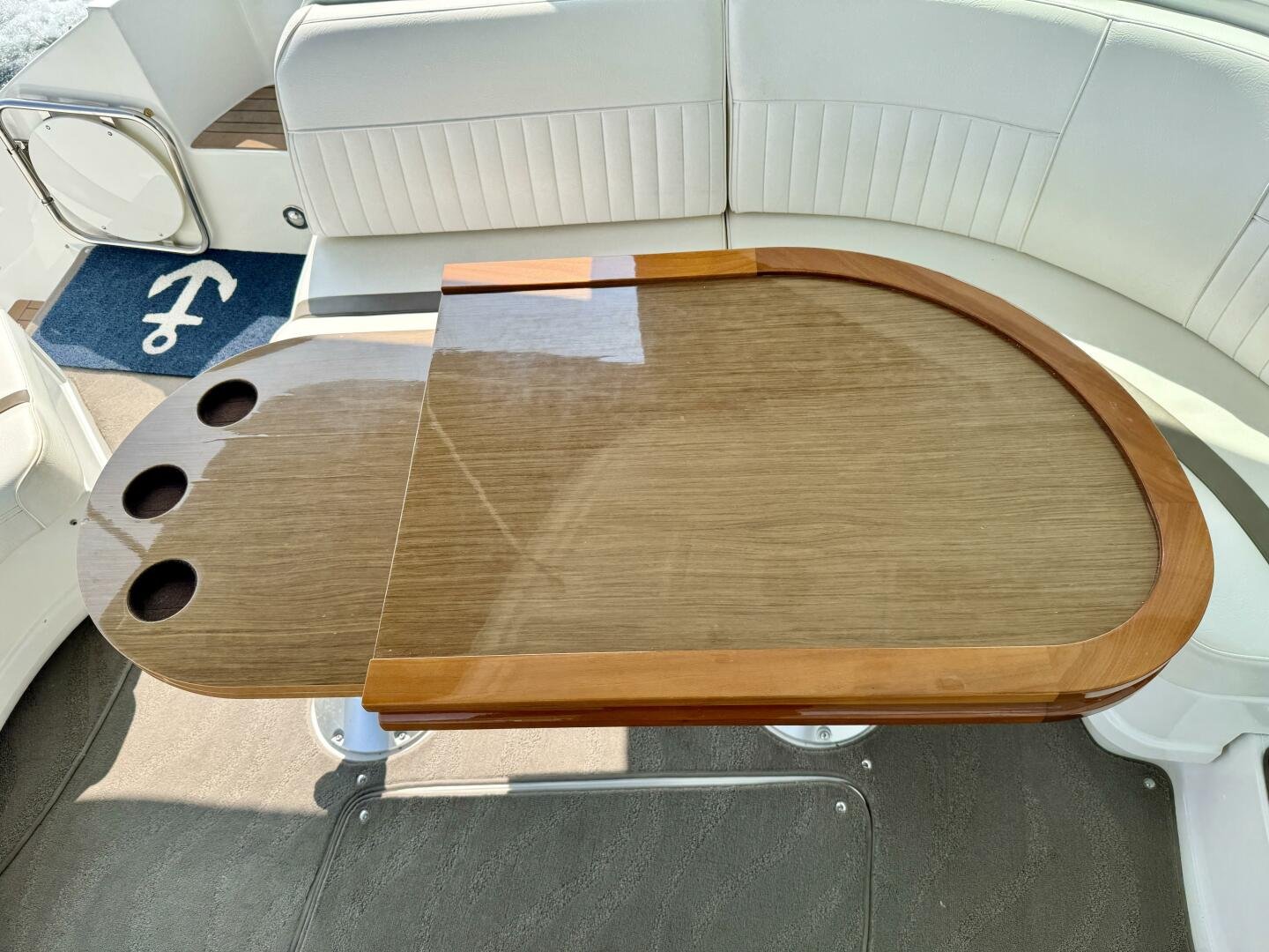 2012 Cruisers Yachts 540 Sports Coupe