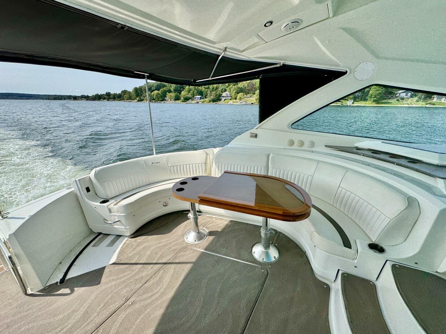 2012 Cruisers Yachts 540 Sports Coupe