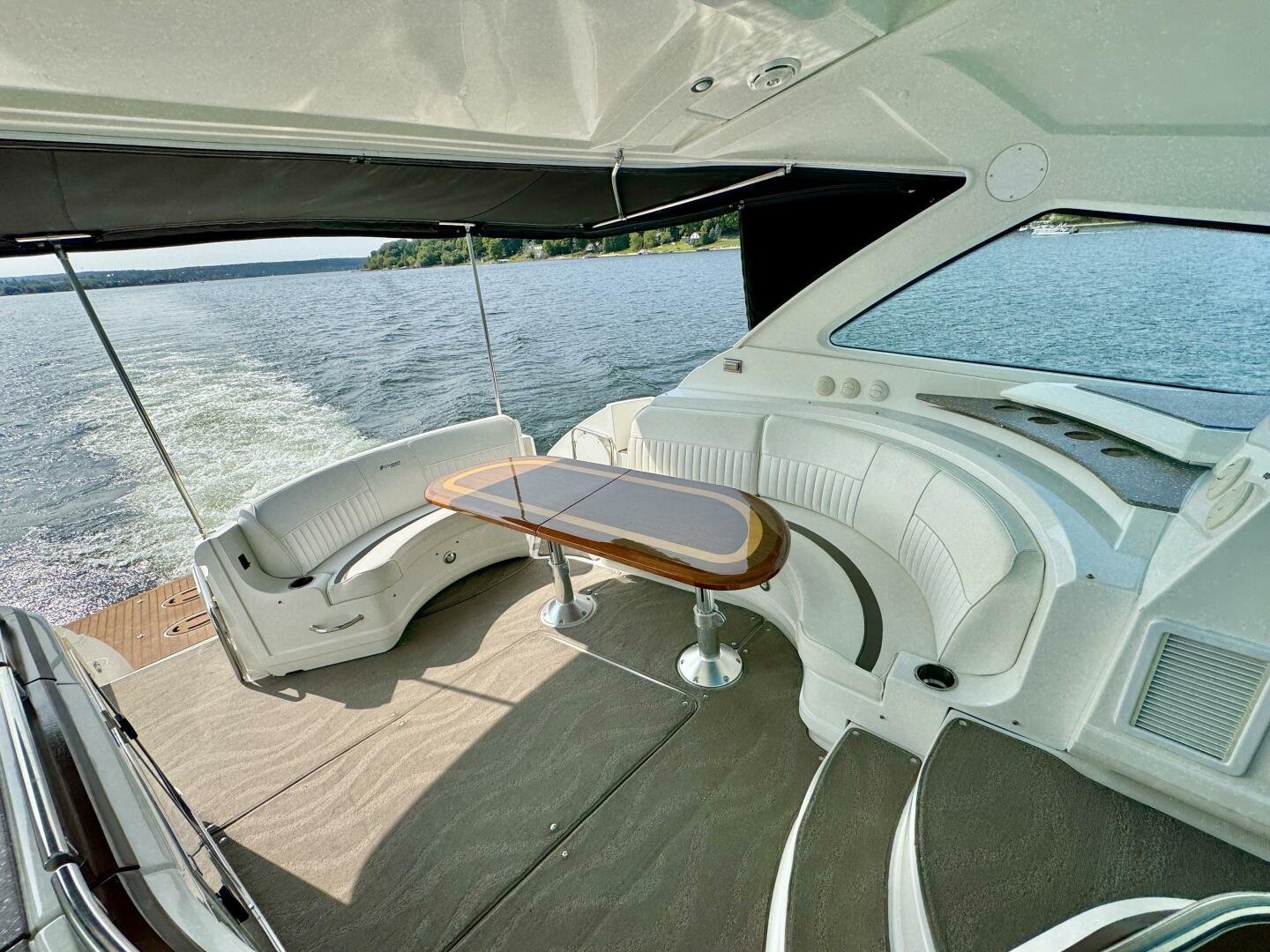 2012 Cruisers Yachts 540 Sports Coupe