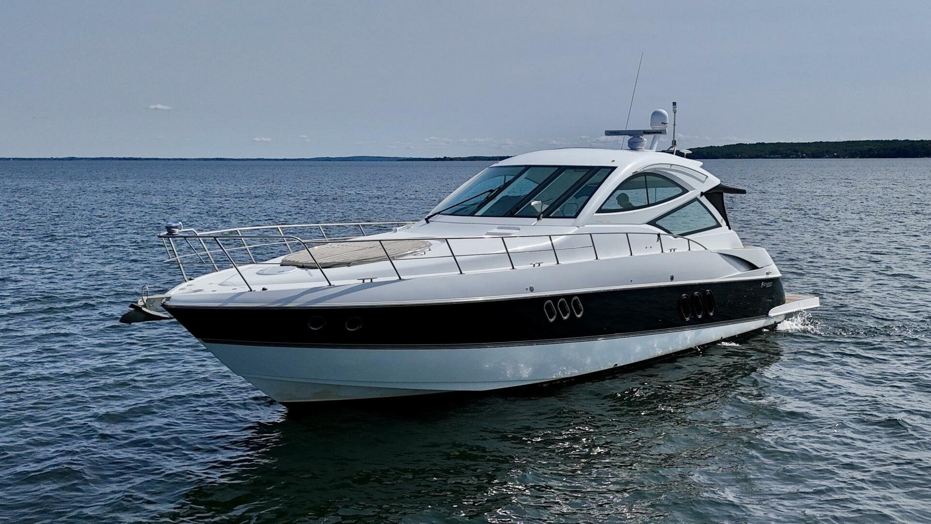 2012 Cruisers Yachts 540 Sports Coupe