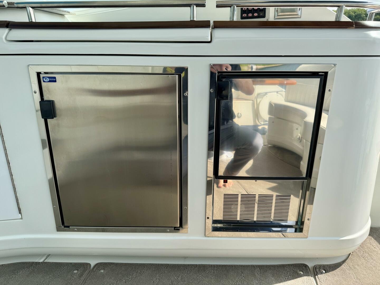 2012 Cruisers Yachts 540 Sports Coupe