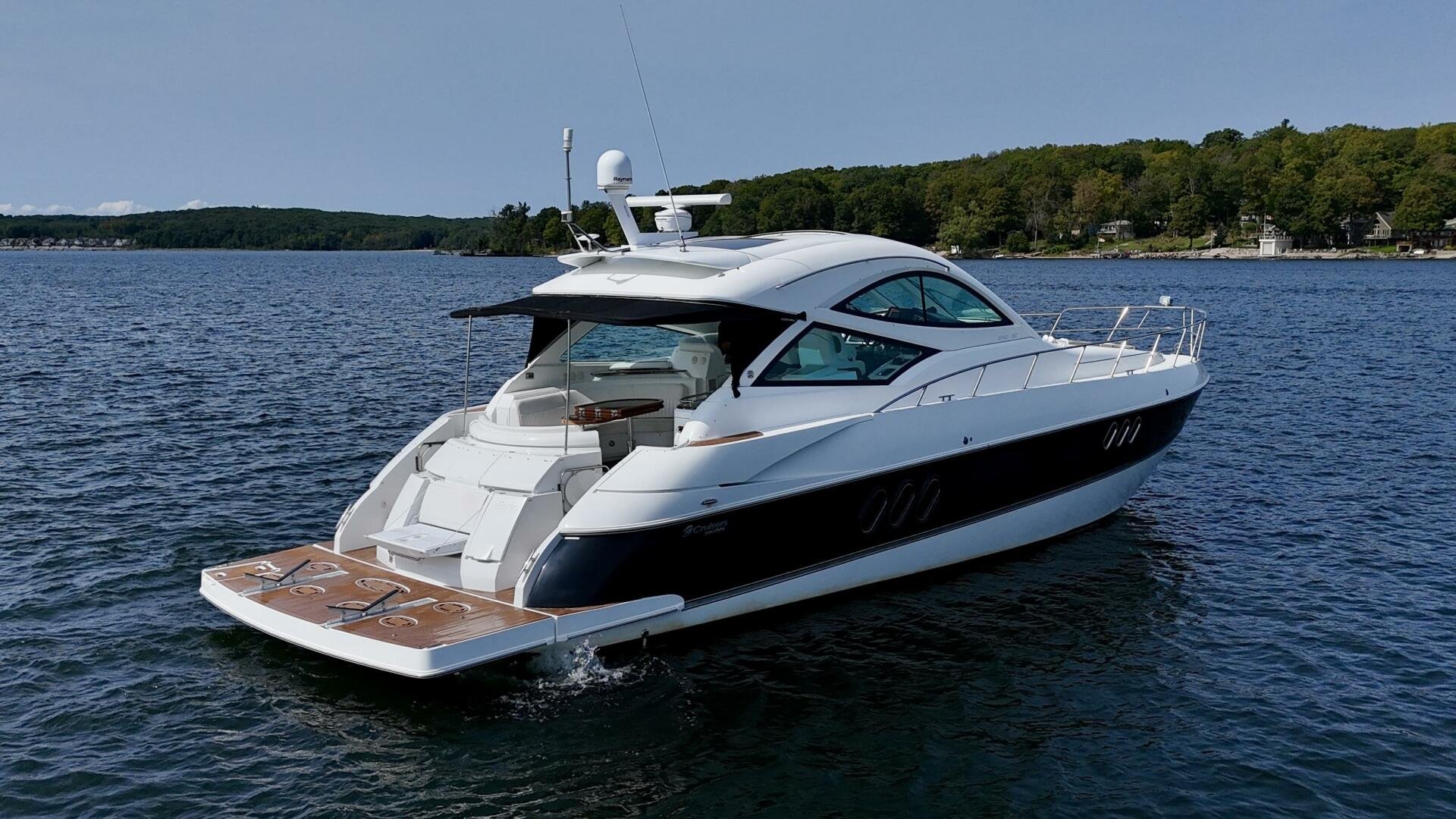 2012 Cruisers Yachts 540 Sports Coupe