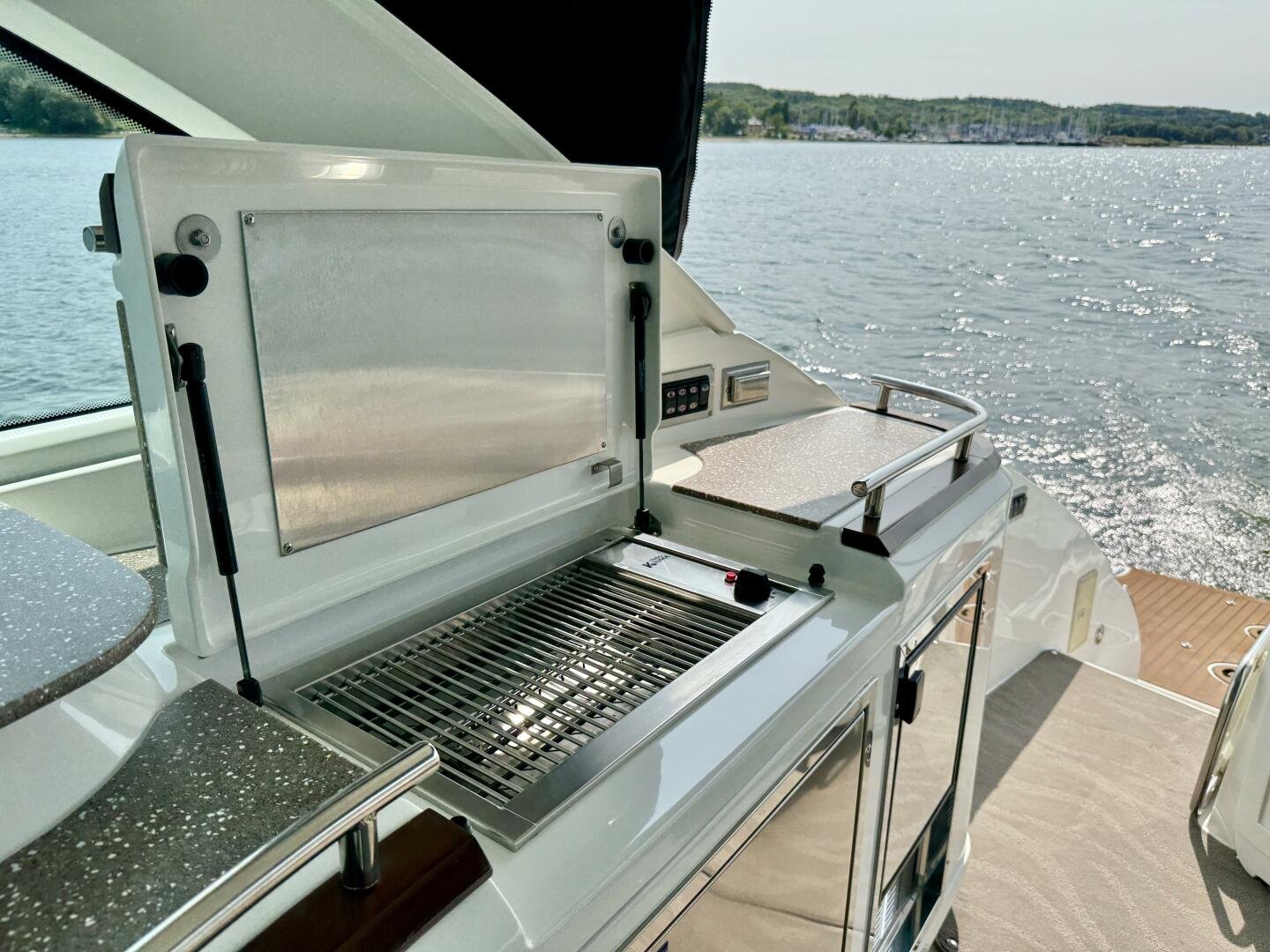 2012 Cruisers Yachts 540 Sports Coupe