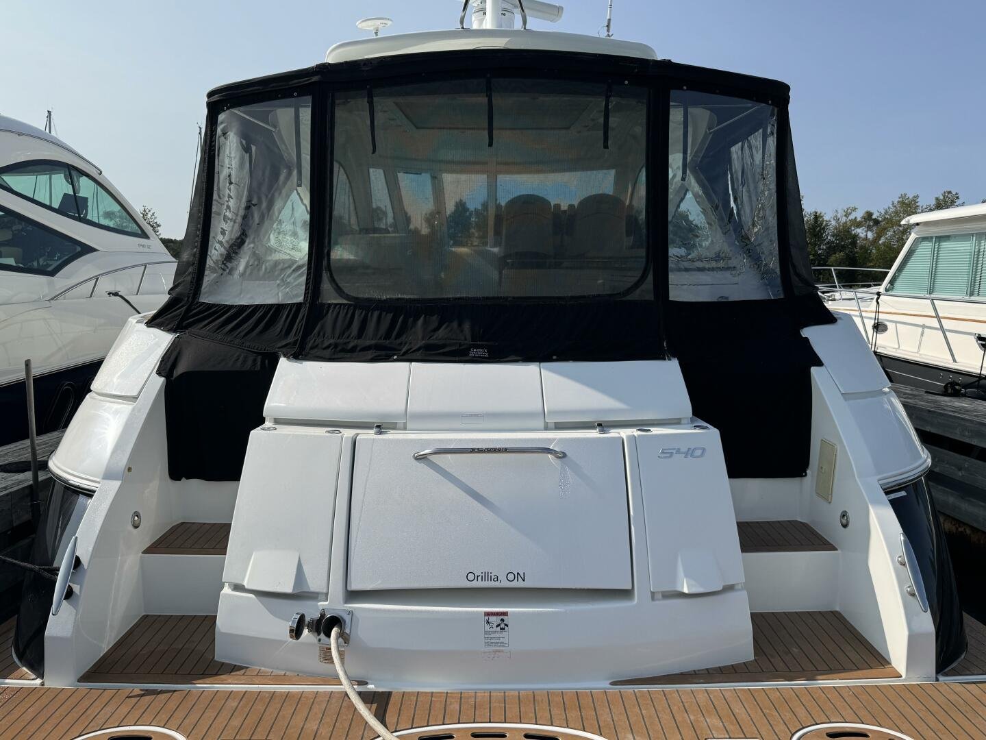 2012 Cruisers Yachts 540 Sports Coupe