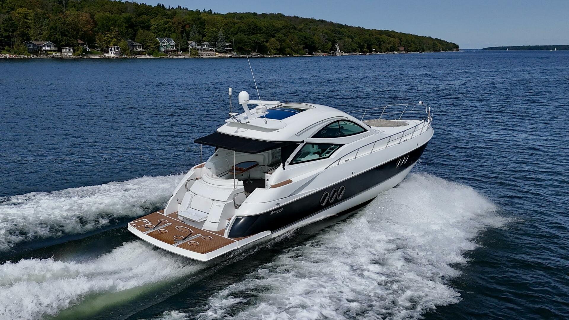 2012 Cruisers Yachts 540 Sports Coupe