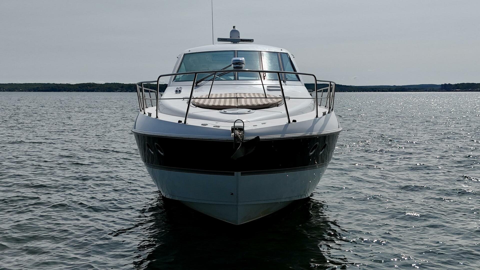 2012 Cruisers Yachts 540 Sports Coupe