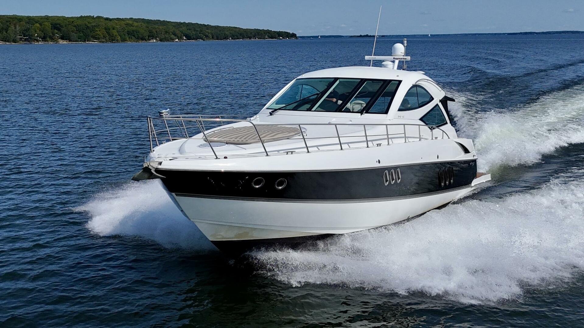 2012 Cruisers Yachts 540 Sports Coupe