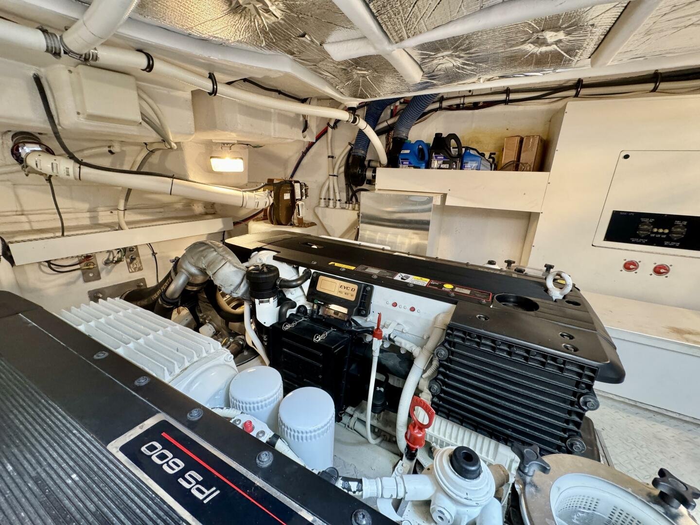 2012 Cruisers Yachts 540 Sports Coupe