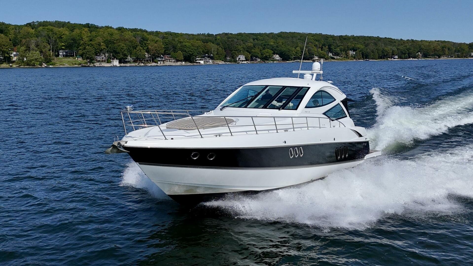 2012 Cruisers Yachts 540 Sports Coupe