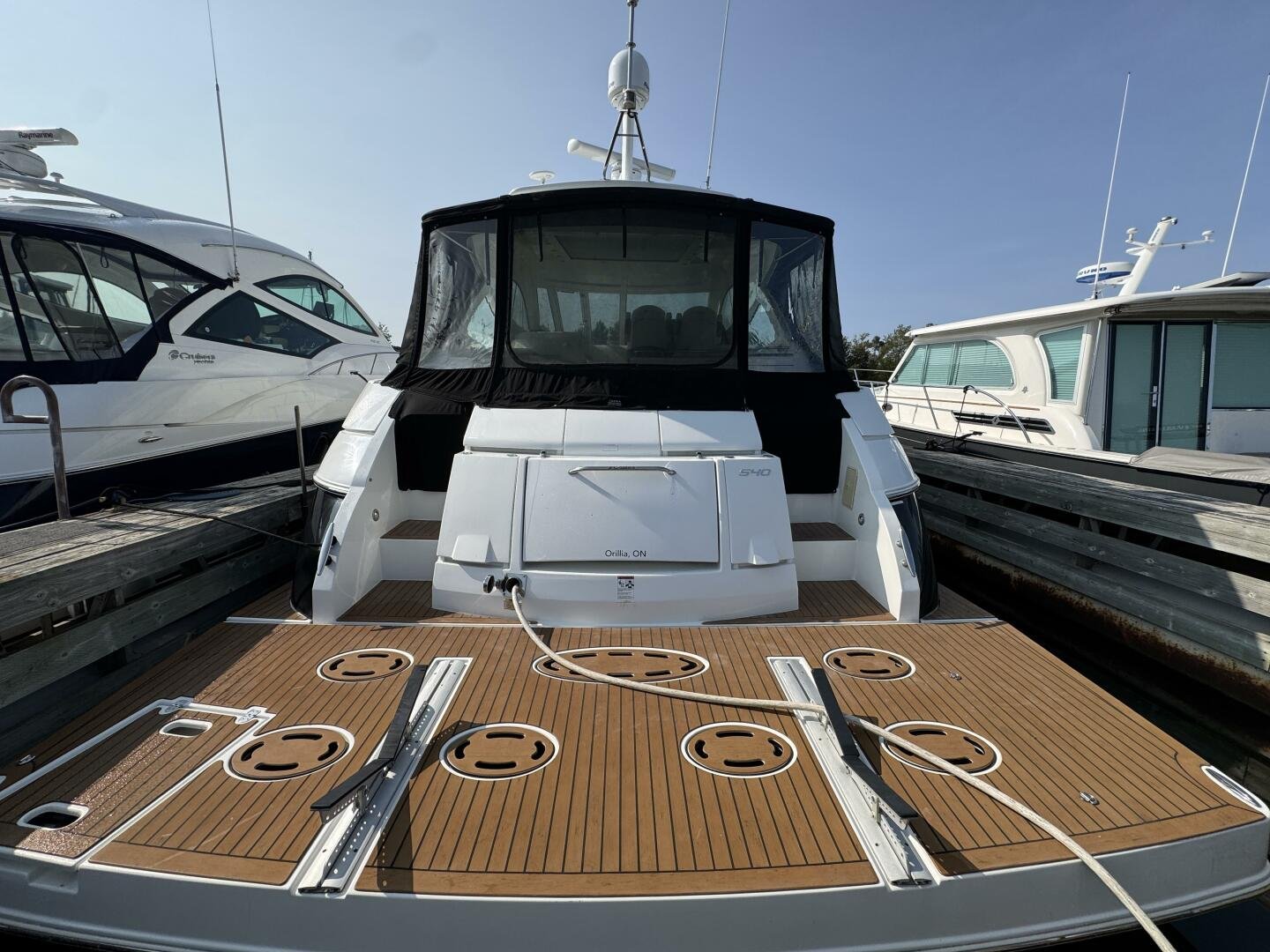 2012 Cruisers Yachts 540 Sports Coupe