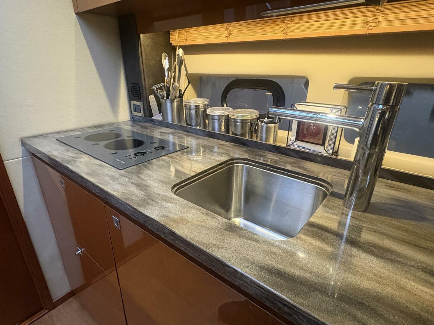 2015 Sea Ray 470 Sundancer