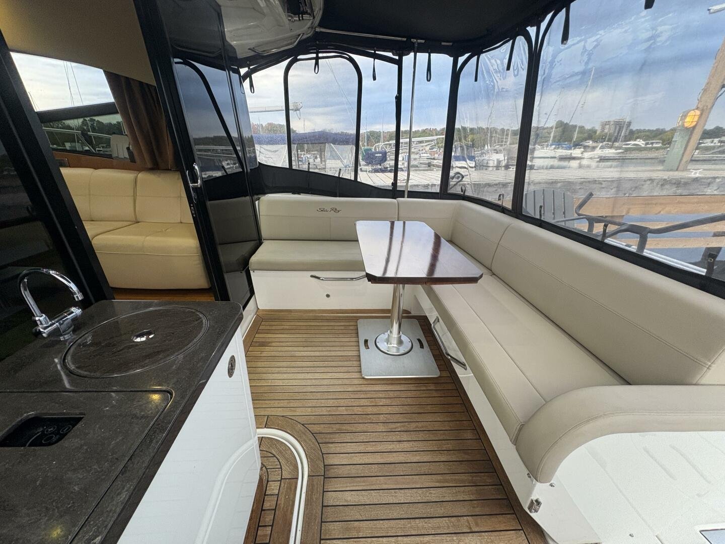 2015 Sea Ray 470 Sundancer