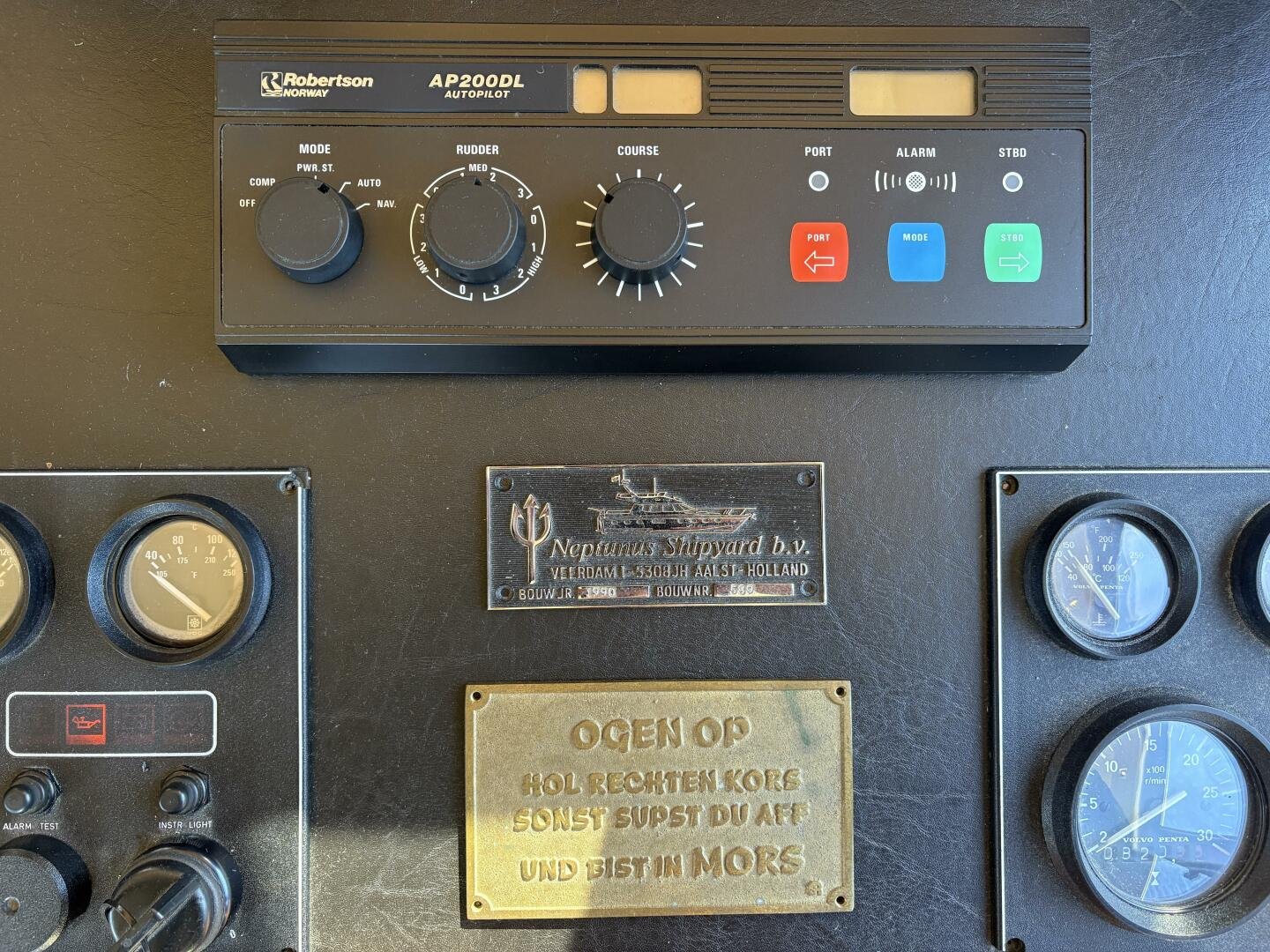 1990 Neptunus 145 Aft Cabin